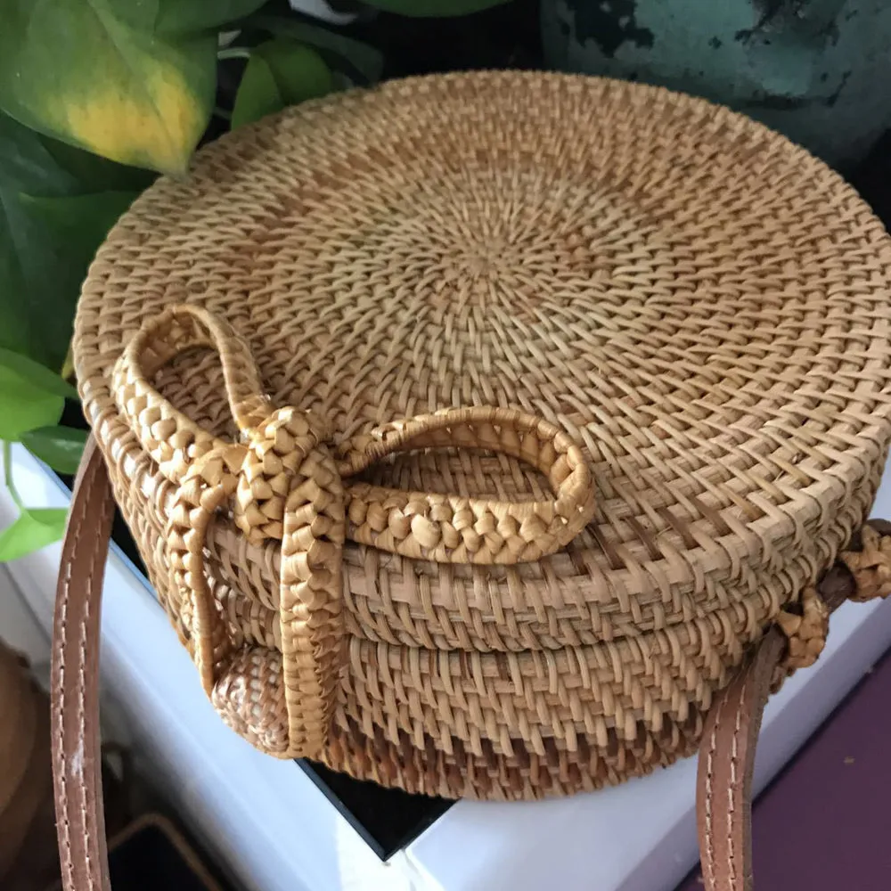 Bohemian Circular Beach Bag Hand Woven Straw   Round Butterfly Rattan buckle with real leather strap