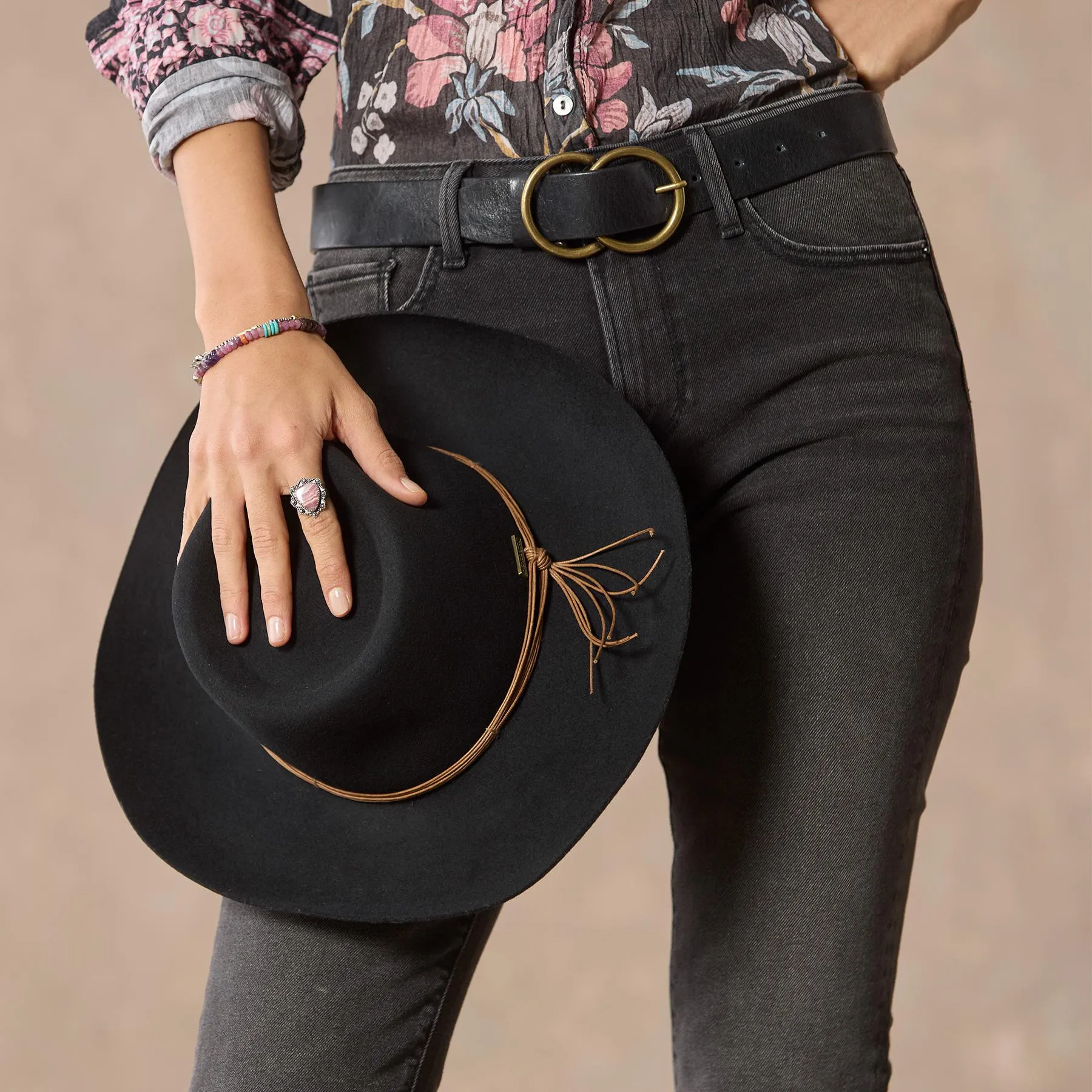 Cassandra Hat