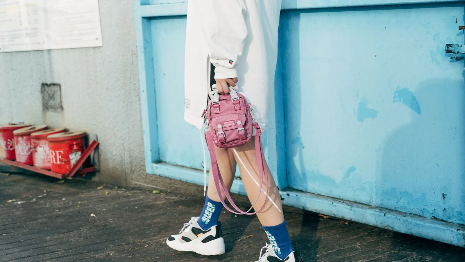 DOUGHNUT Crossbody Bag: Macaroon Tiny Lucas Beaufort Series Black