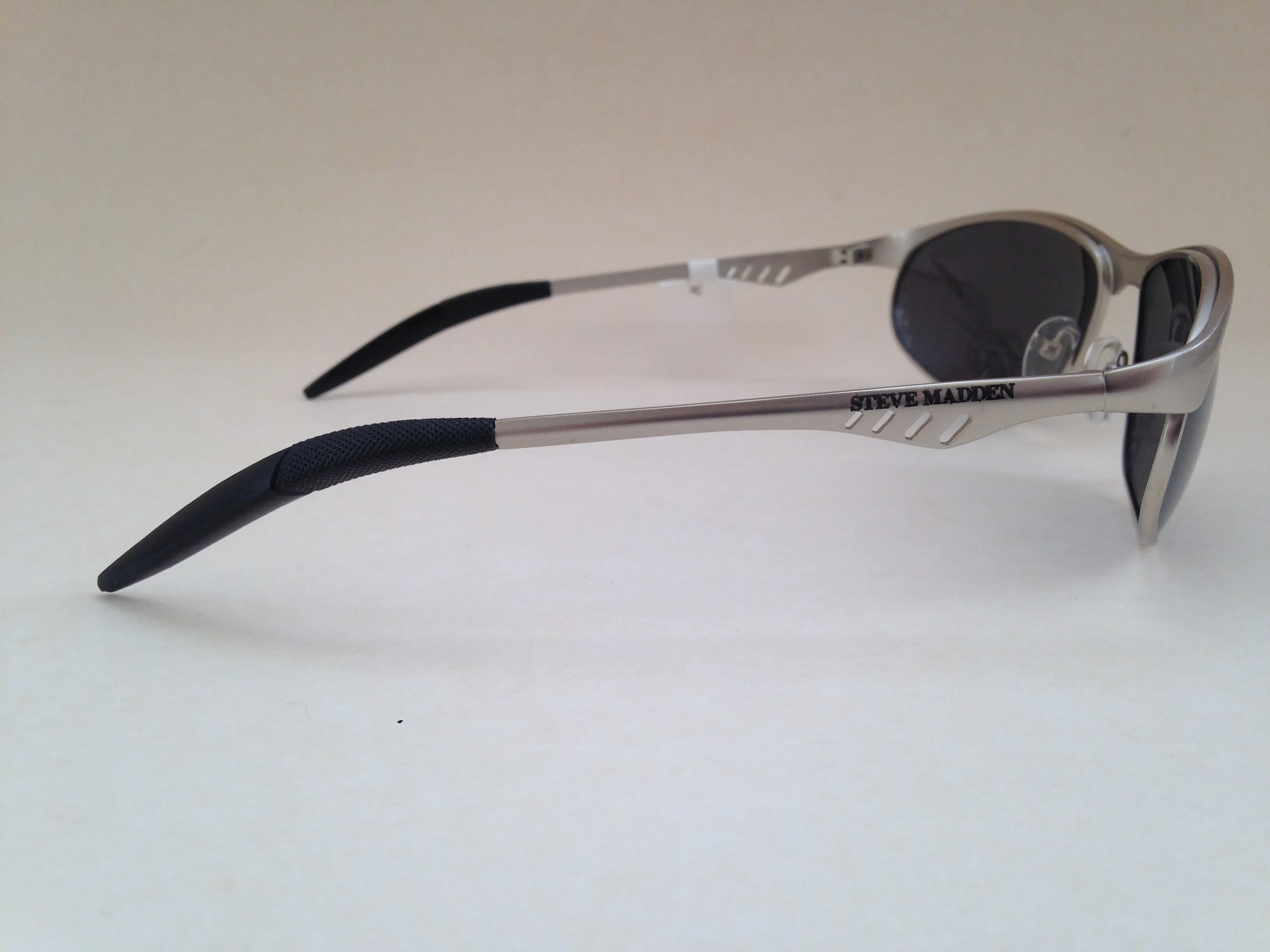 Steve Madden Polarized Sport Sunglasses Silver Metal Frame Gray Lens S3047P SLV