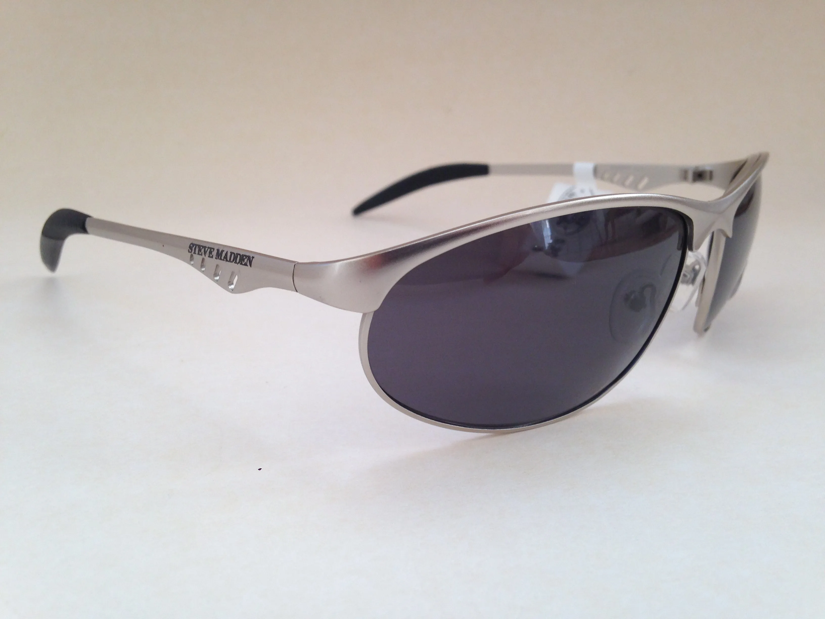Steve Madden Polarized Sport Sunglasses Silver Metal Frame Gray Lens S3047P SLV