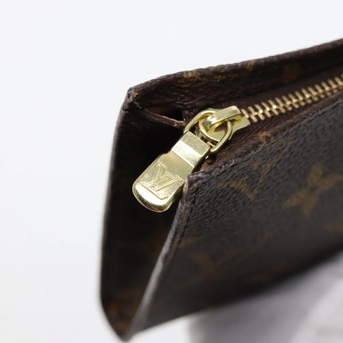 Trendy Inspired Louis Vuitton Monogram Bucket Gm Pouch Accessory Pouch Lv Auth 87731